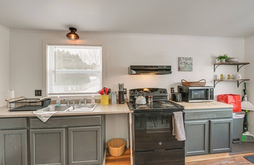 Machias House | Walk to Restaurants & Markets: Machias Home!