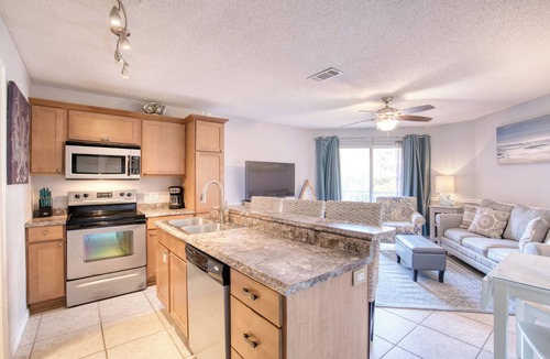 Scenic Gulf Drive Condo | walk to the beach 1 minute across