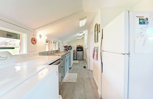 Orrs Island House | Watch sunrises and enjoy views of Lowell's Cove.