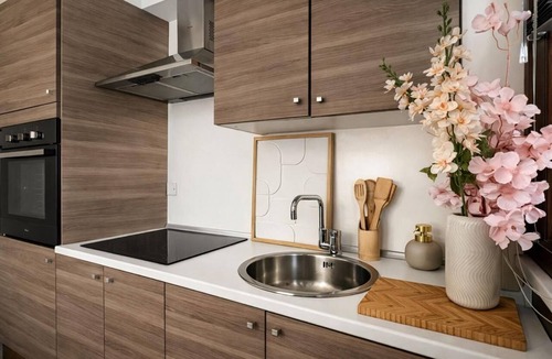 Meina Apartment | Water & Light