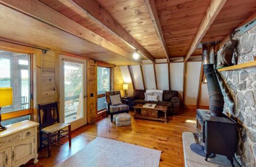 Franklin House | Waterfront A-frame on George's Pond with views, private dock, beach, kayaks, SUP