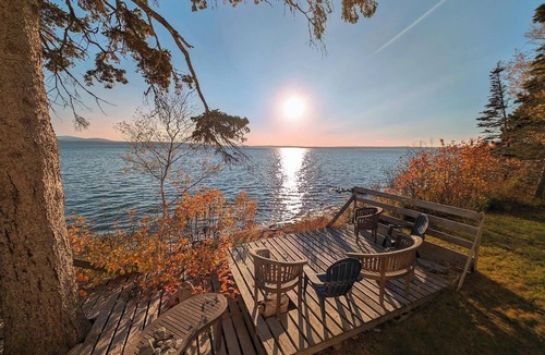 Hancock Point House | Waterfront Cottage w/Private Beach & Stunning Views