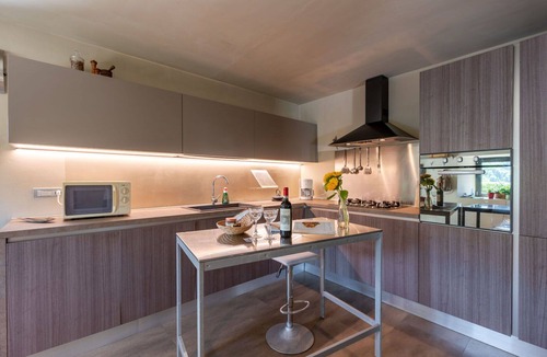 Bossolasco House | Wonderful private villa for 6 people with WIFI, private pool, TV, patio and pets allowed