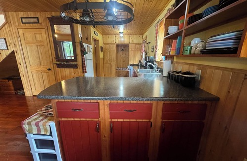 Lincoln House | Year-Round Lakefront Family Retreat with Private Waterfront and Treehouse