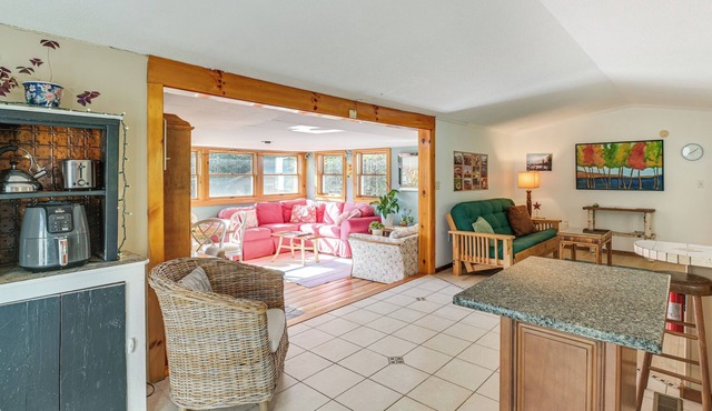 13 Mi to Acadia: Artistic Retreat in Nature