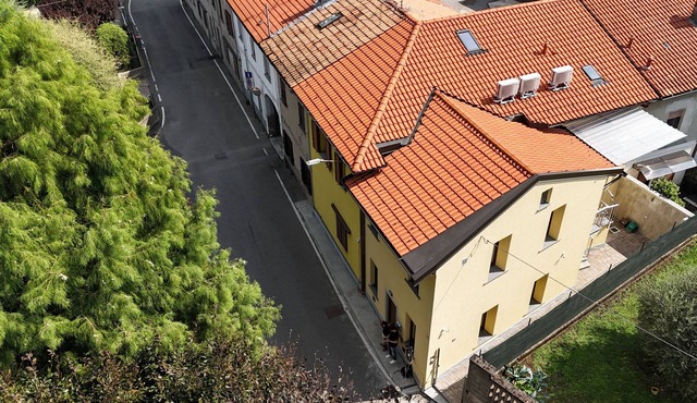 Accommodation located 26 km from Milan, 9.9 km from Como and 15 km from Switzerland.