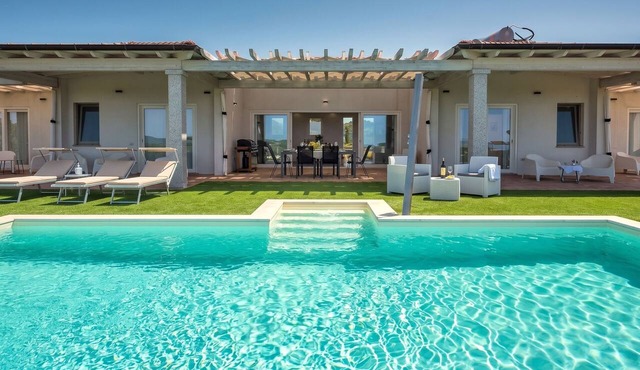 Alghero Spectacular Villa Carrabufas sea view near the centre