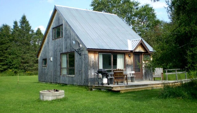 All Season Pet-Friendly Cabin Rental with Full Kitchen in the Northeast Kingdom of Vermont