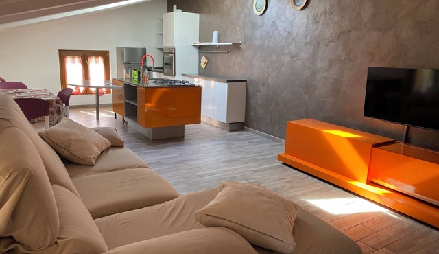 Alloggio Confortevole con 2 Camere da Letto 1 Bagno Ampia Cucina Open Space