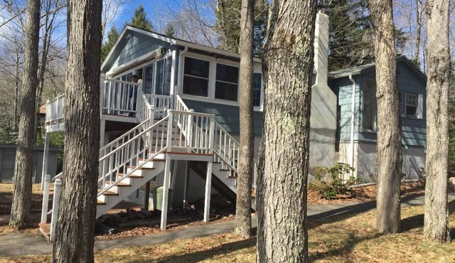 ALMOST HEAVEN! Enjoy lakeside magic with amazing views and amenities!