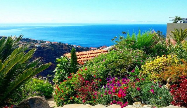 Amazing views, large terrace and garden.