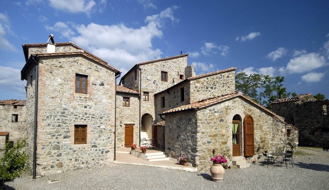 Apartment in Tuscany with Stunning Views