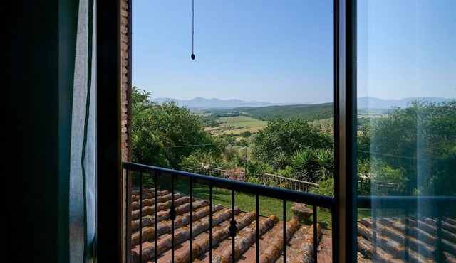 Apartment '2' with Shared Pool and Garden, Wi-Fi, and Air Conditioning