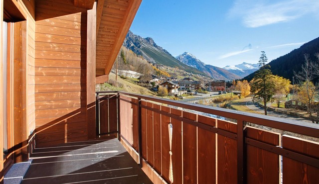 Apartment '5' with Mountain View, Shared Garden and Wi-Fi