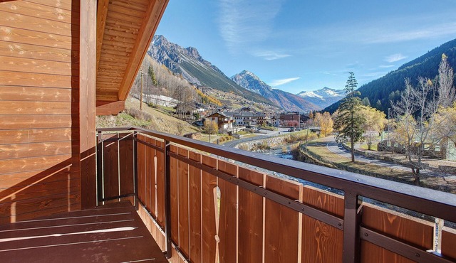Apartment '6' with Mountain View, Shared Garden and Wi-Fi