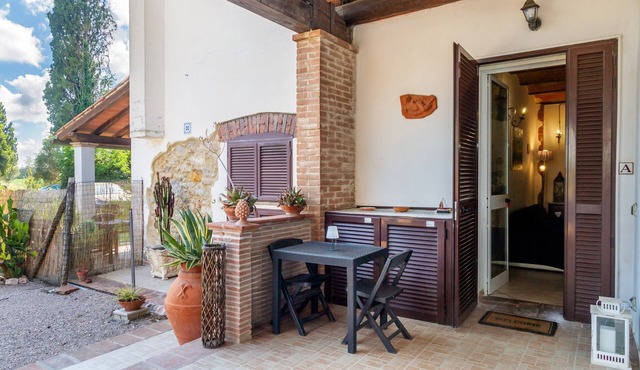 Apartment 'A' with Shared Garden, Wi-Fi and Air Conditioning