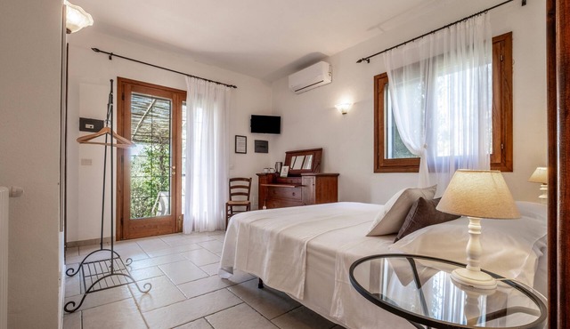 Apartment 'Agriturismo Vallerana Il Noce' with Private Terrace, Wi-Fi and Air Conditioning