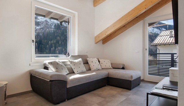 Apartment 'Cà Dei Nane' with Mountain View, Balcony and Wi-Fi