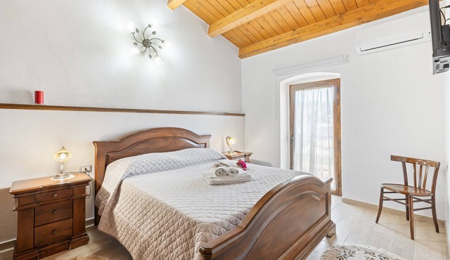 Apartment 'Erato' with Sea View, Wi-Fi and Air Conditioning