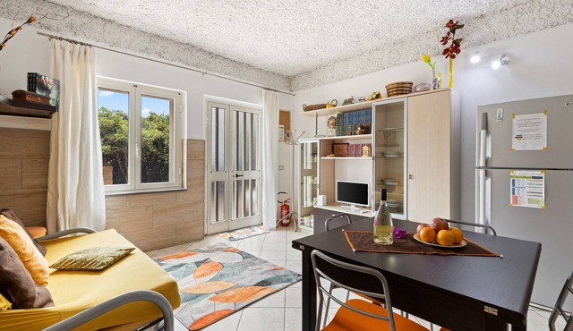 Apartment 'Gradinata Sul Mare' with Wi-Fi and Air Conditioning