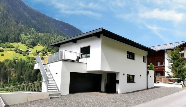 Apartment in sunny location near ski lift