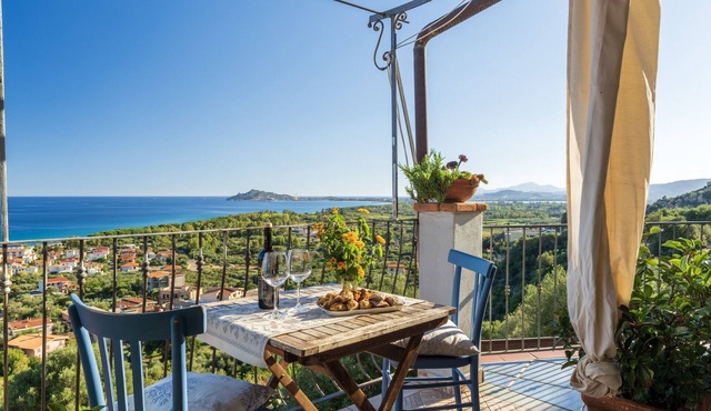 Apartment 'Vista Mozzafiato' with Sea View, Wi-Fi and Air Conditioning