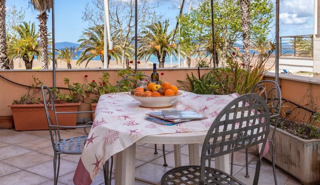 Apartment "Lilla" with Sea View, Private Terrace and Wi-Fi