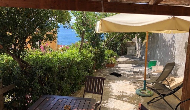 Apartment with exclusive garden and seaview in Pomonte, 50 meters from the sea
