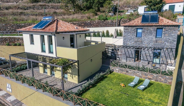 Authentic Madeira stay Ocean View Apartments