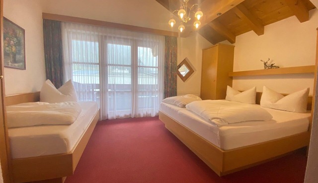 Beautiful apartment for 3 guests with WIFI, TV and balcony