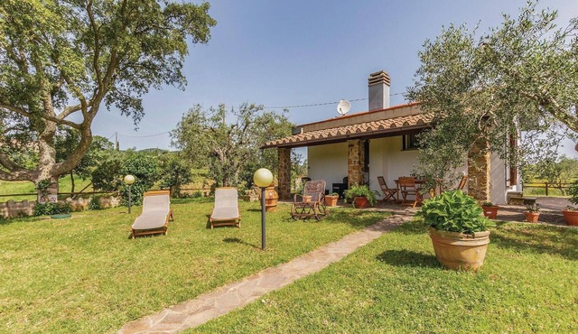 Beautiful home in Gavorrano GR with WiFi