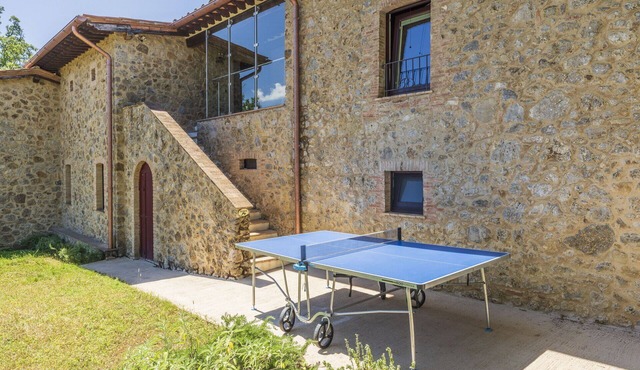 Beautiful private villa for 14 people with A/C, WIFI, TV and pets allowed