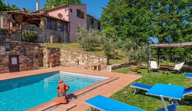 Beautiful villa for 11 people with WIFI, private pool, TV, terrace and pets allowed