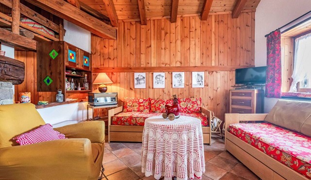 Beautiful villa for 4 people with TV, balcony, pets allowed and panoramic view