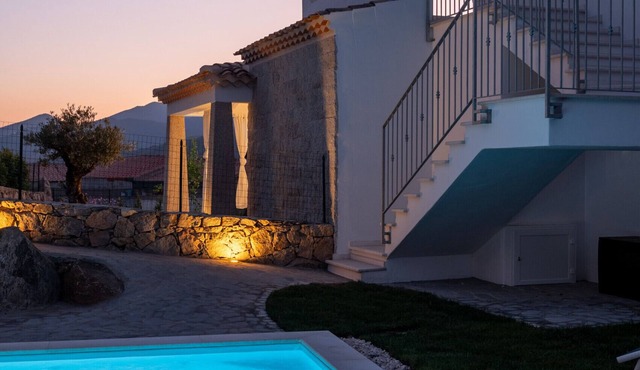 Bellevue 36B by Klodge - flat with pool and views