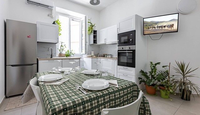 Cagliari Lovely Apartment near the Station!