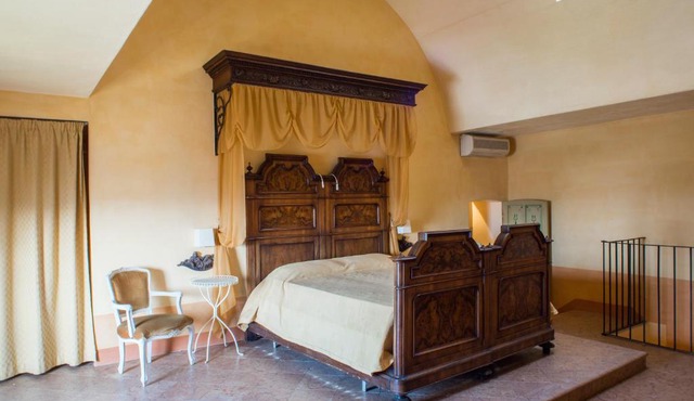 CASA DEI LEONI CAMERA GIALLA