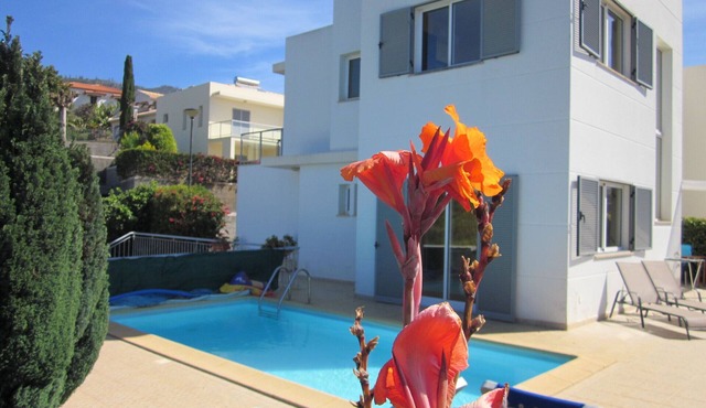 CASA IVA 3 bedroom, 3 bathroom house with swimming pool and sea views