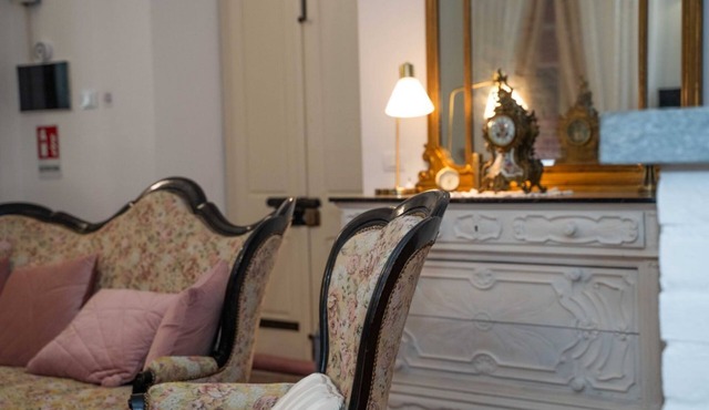 Casa Viberti Roma, Historic Residence with Stunning Views of the Langhe