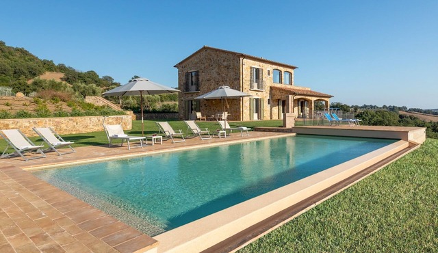 Casale Grottini 8, Emma Villas