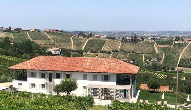 Cascina Canelli - Apt. Alba, Cascina Canelli - Apt. Alba