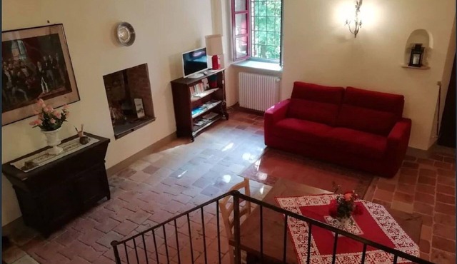 Charming Castle Stay, Robella