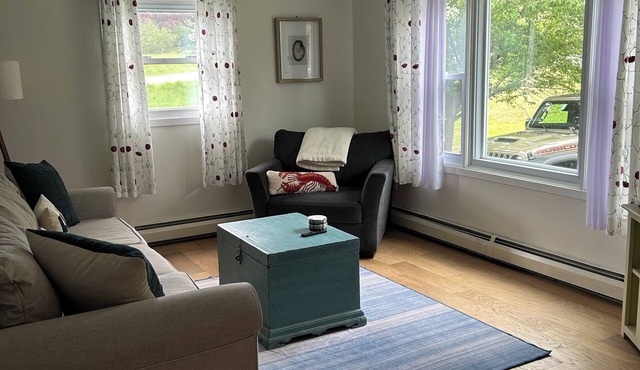 Charming Home with Deck overlooking Land Trust - Dog Friendly!