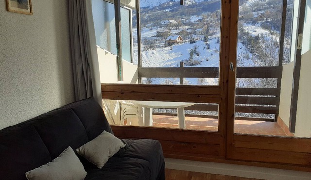 Charming studio for 4 in Sauze with balcony and parking