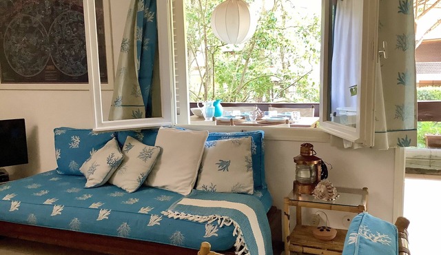 Comfortable and elegant apartment with green terraces
