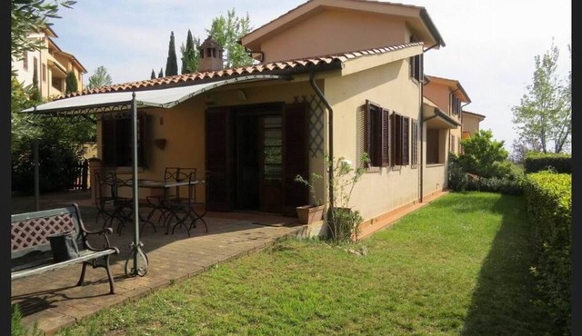 Comfortable independent apartment in Pomaia,with private garden,Wi-Fi, view