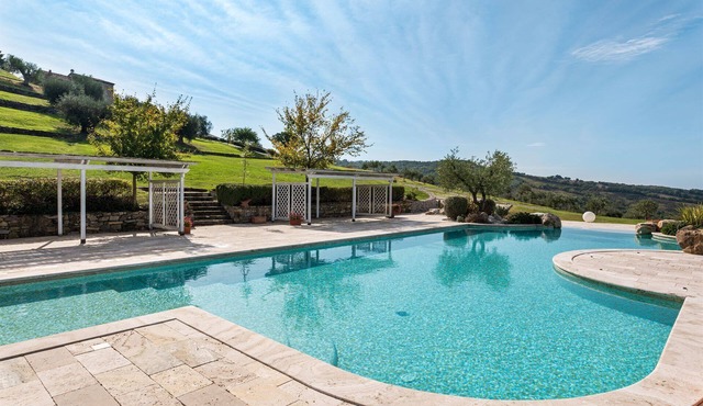 Cortile, Fattoria la Pieve, Roccalbegna, Grosseto and Maremma