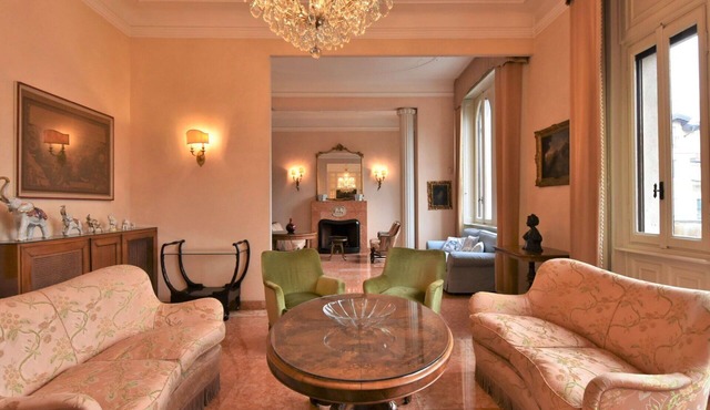 Cosy apartment for 10 guests with A/C, WIFI, TV and balcony