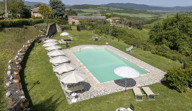 Cosy apartment in villa for 7 guests with WIFI, pool