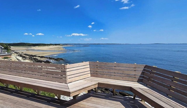 Cozy 2-Bedroom Montgomery Studio in Georgetown with waterfront views.